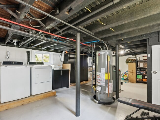 Building Photo - 718 Walnut St.