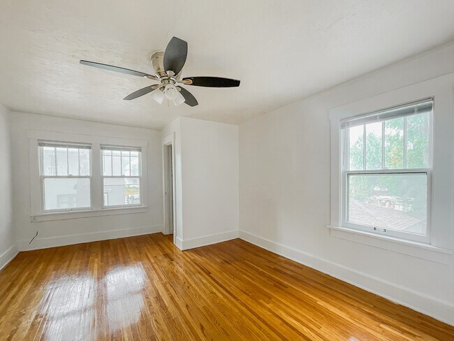 Building Photo - 1255 S 25th St