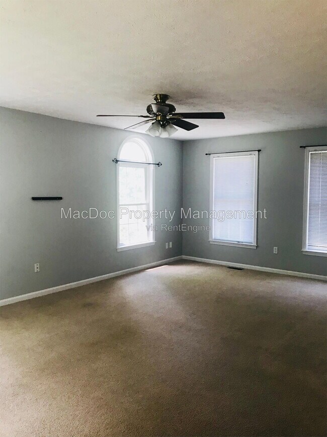Building Photo - 6804 Saxony Cir