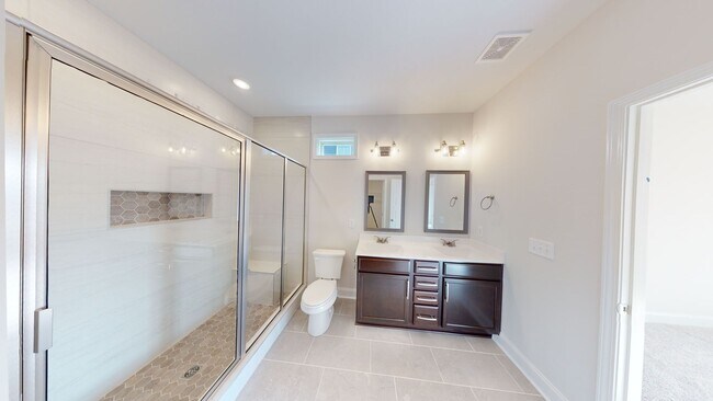 Building Photo - Modern Comfort Meets Everyday Convenience in Clarksville