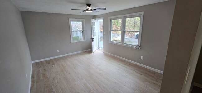 Building Photo - 895 Warrenville Rd