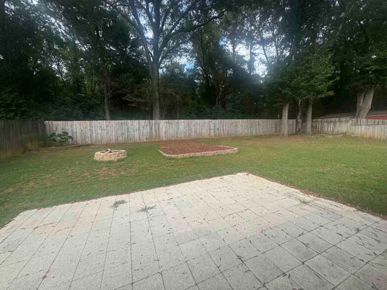 Building Photo - 208 Golden Eagle Dr