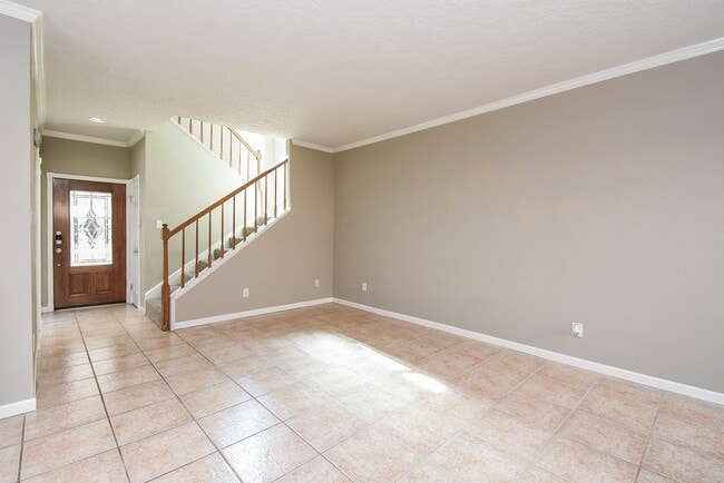 Building Photo - 9400 Doliver Dr