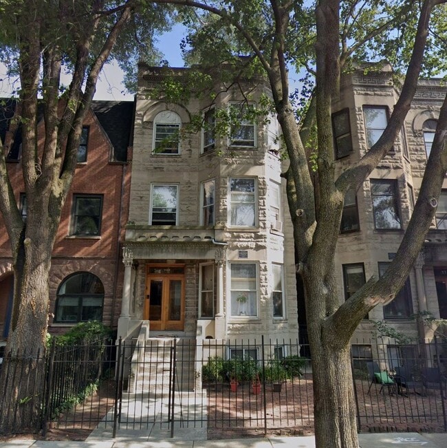 Building Photo - 1132 W Wrightwood Ave