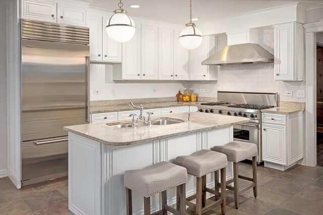 Building Photo - 755 Sheridan Rd