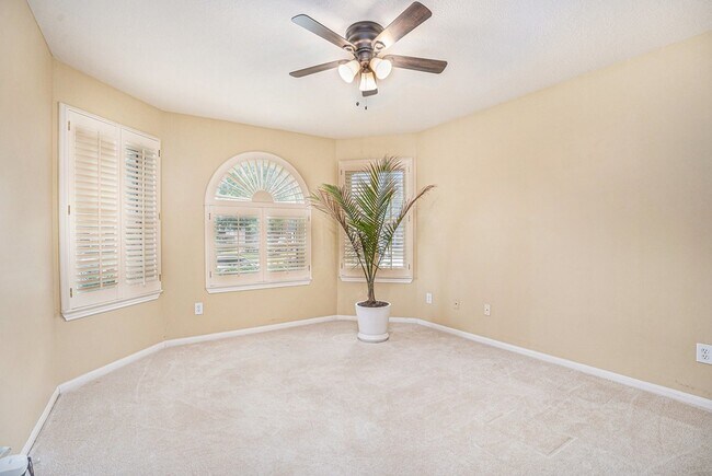Building Photo - 618 Bay Oaks Dr