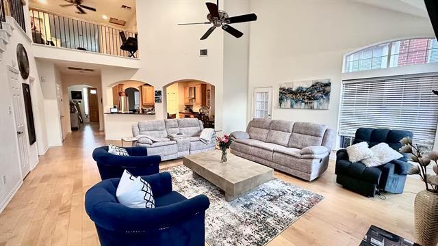 Building Photo - 1237 Tioga Dr