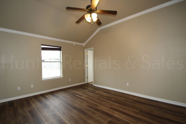 Building Photo - Goodnight Ranch!