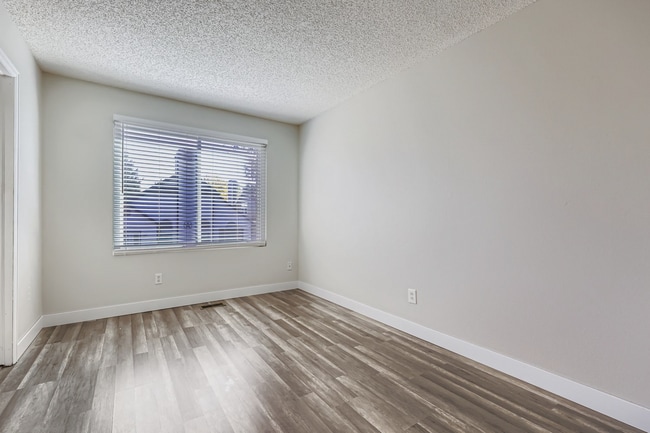 Building Photo - Beautiful 3-Bedroom Home with Open Floor P...