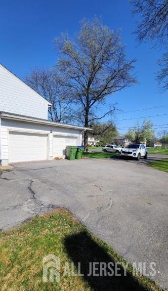 Building Photo - 29 Ventnor Dr