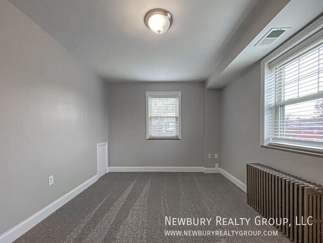 Building Photo - 104 W Steuben St