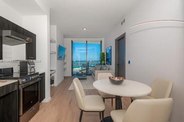 Building Photo - 398 NE 5th St