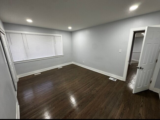 Building Photo - 14621 S Bell Rd