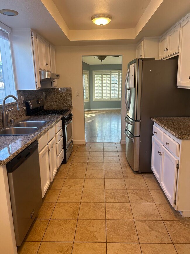 Building Photo - Coming Soon......Single Family Home! Solar Powered! Pet Friendly! Landscaper Included!