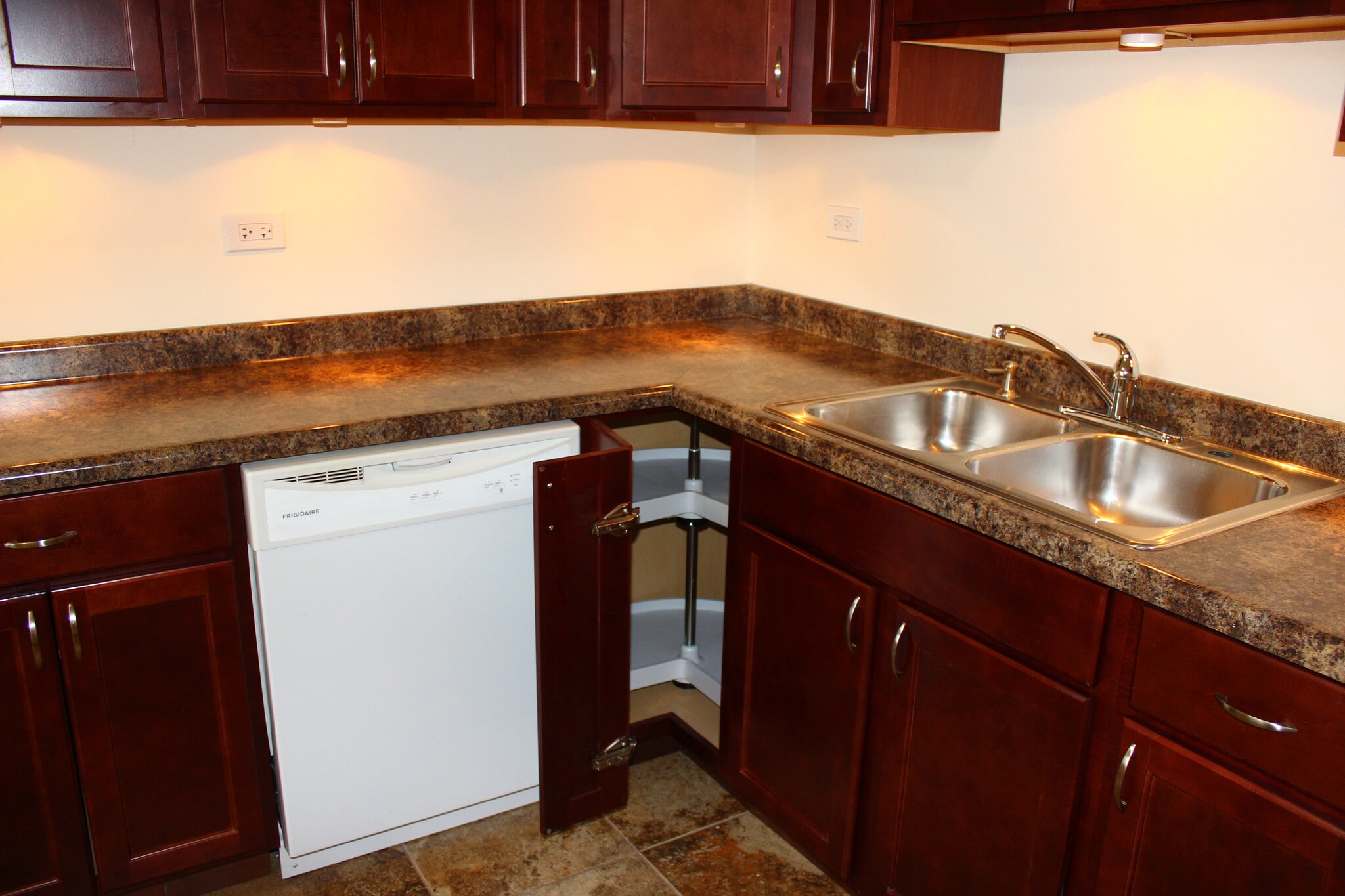 Building Photo - 14455 Jefferson Ave