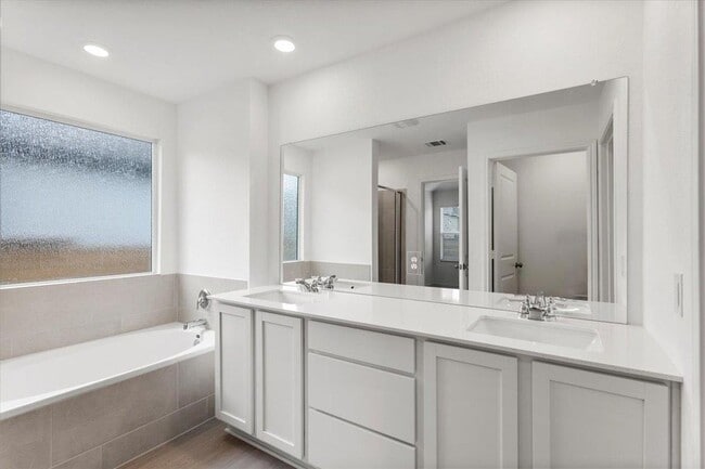 Building Photo - 316 Keefer