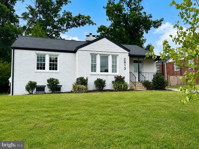 Building Photo - 2913 Fairlawn St