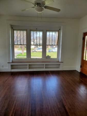 Building Photo - 921 W Oak St