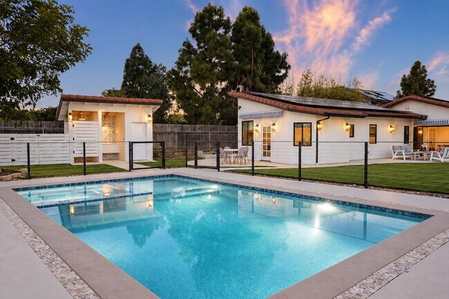 Building Photo - 7776 Madrilena Way