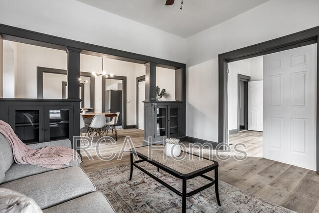 Building Photo - 4612 E New York St