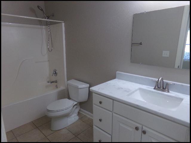 Building Photo - 455 Wisteria Dr