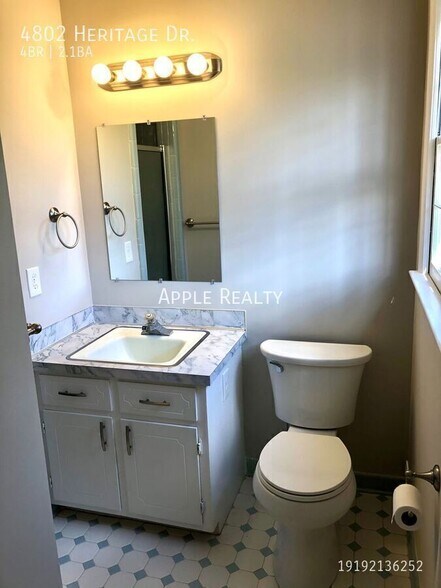 Building Photo - 4802 Heritage Dr