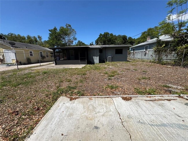 Building Photo - 1930 Walton St S