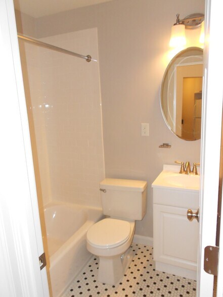 33-11 - 1 Haviland St