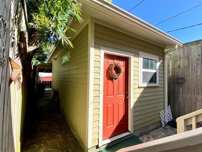 Building Photo - 1424 Avenue M