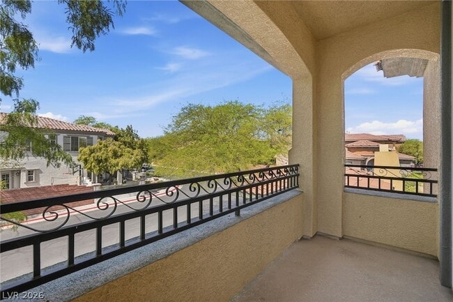 Building Photo - 10344 Shropshire St