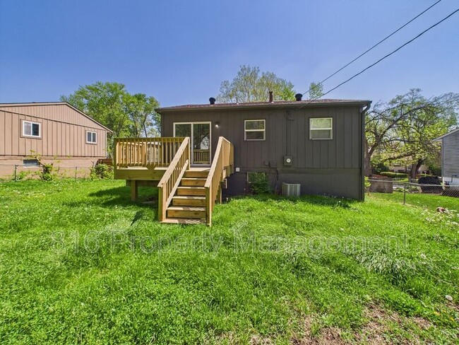 Building Photo - 1406 N Ponca Dr