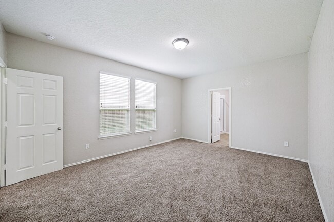 Building Photo - BEAUTIFUL 4-BEDROOM HOME IN VILLA DEL SOL