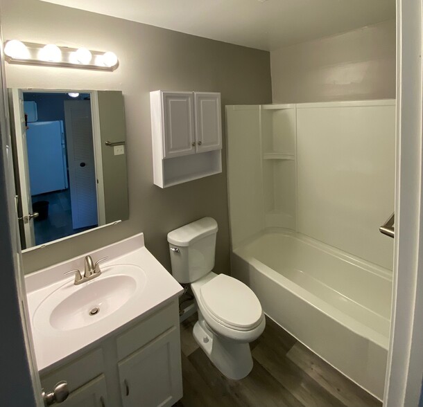 Building Photo - 109 Sandstone Ct