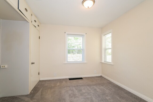 Building Photo - Fantastic 1bd/2ba home! Let yourself in!