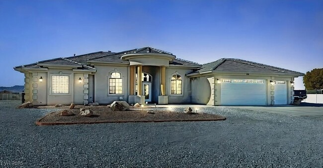 Building Photo - 3580 Prairie Ave