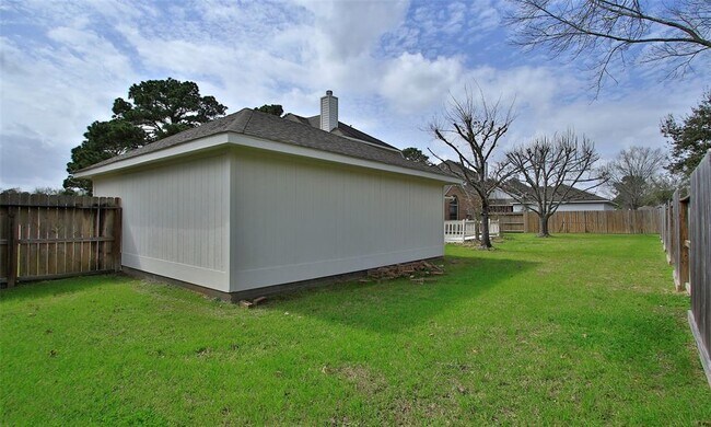 Building Photo - 15710 Cascading Brook Way