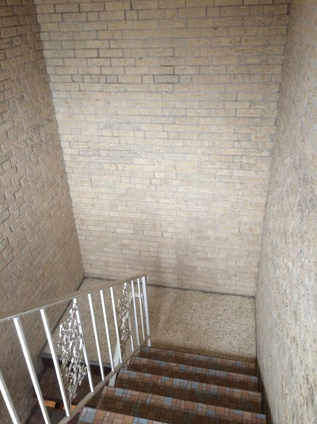 2553 North Bend Rd 2553 North Bend Rd Cincinnati OH 45239 Apartment