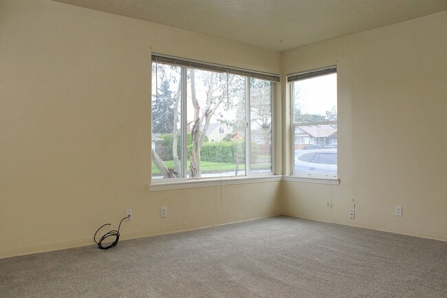 Building Photo - 8723 SE Taylor St