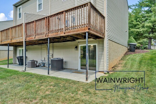 Building Photo - 7213 Peppervine Ct