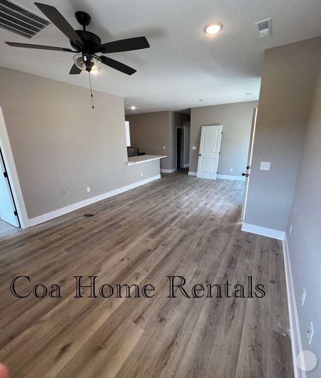 Building Photo - Great West Side Town Home