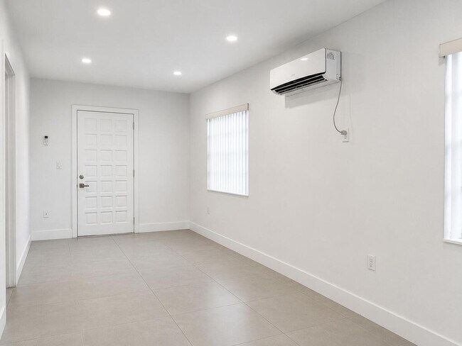 Building Photo - 2152 SW 72nd Ave