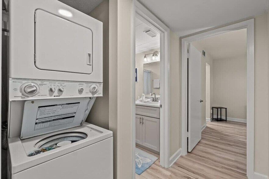 Building Photo - 17155 FL-30