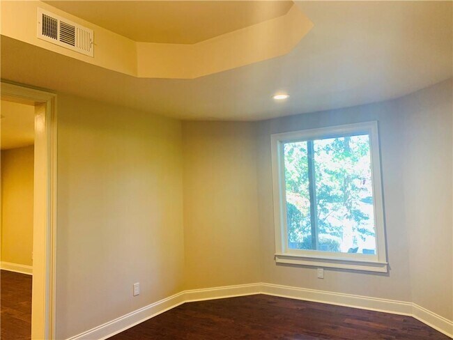 Building Photo - 720 Creek Wind Ct