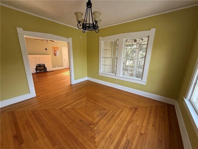 Building Photo - 1910 Myrtle Ave