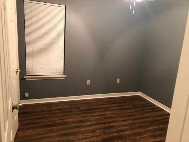 Building Photo - 5495 Emerald Hills Dr