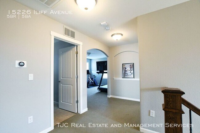Building Photo - Solterra Home for Rent!