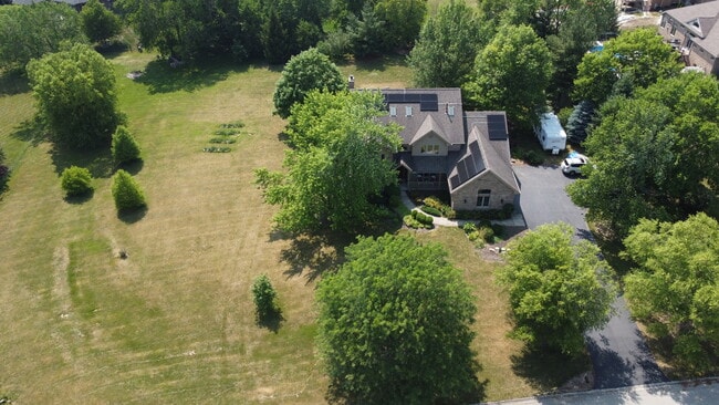 Building Photo - 905 Shelly Ln