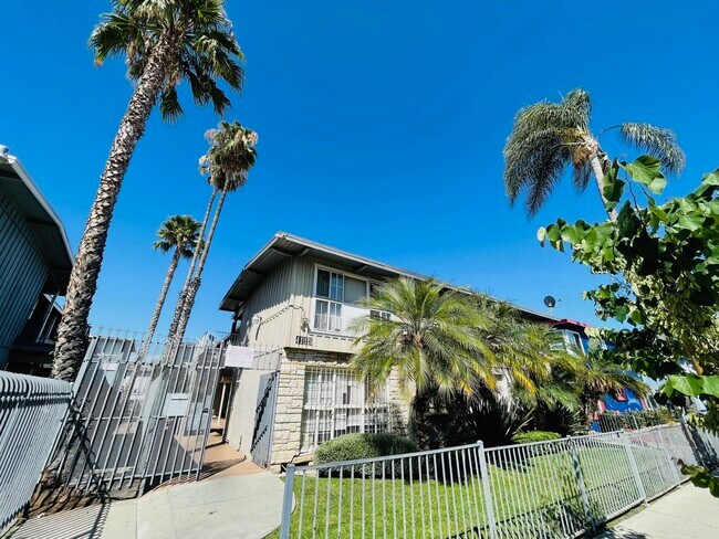 Primary Photo - 4115 Palmwood Dr