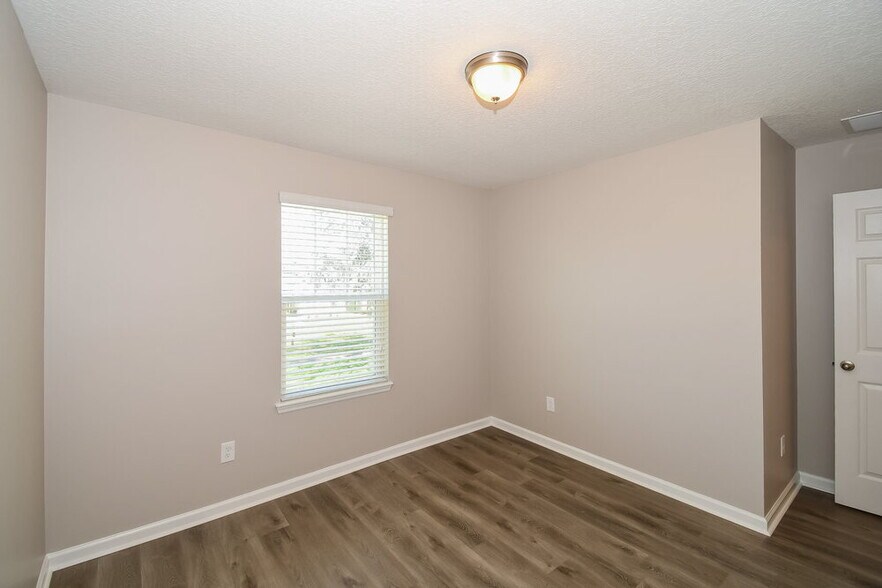 Building Photo - 452 Vineyard Ln