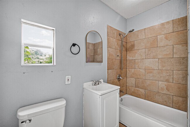 Building Photo - 4118 Sunflower St